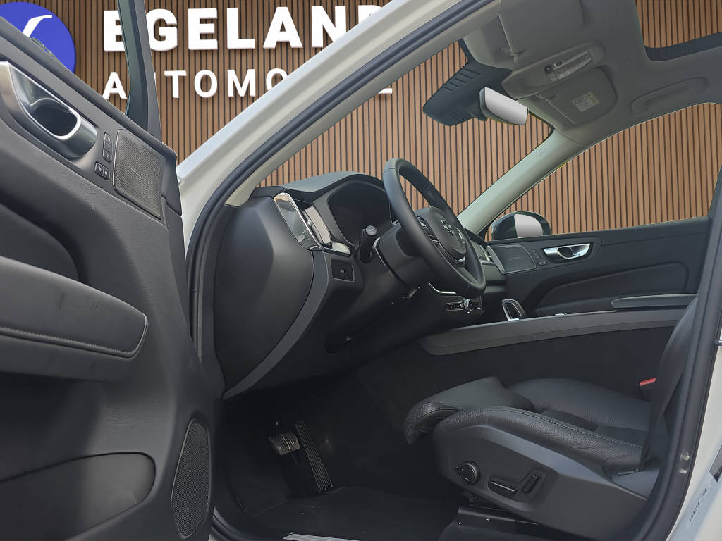 VOLVO XC60 2.0 B5 MH Ultra Dark AWD-image-10