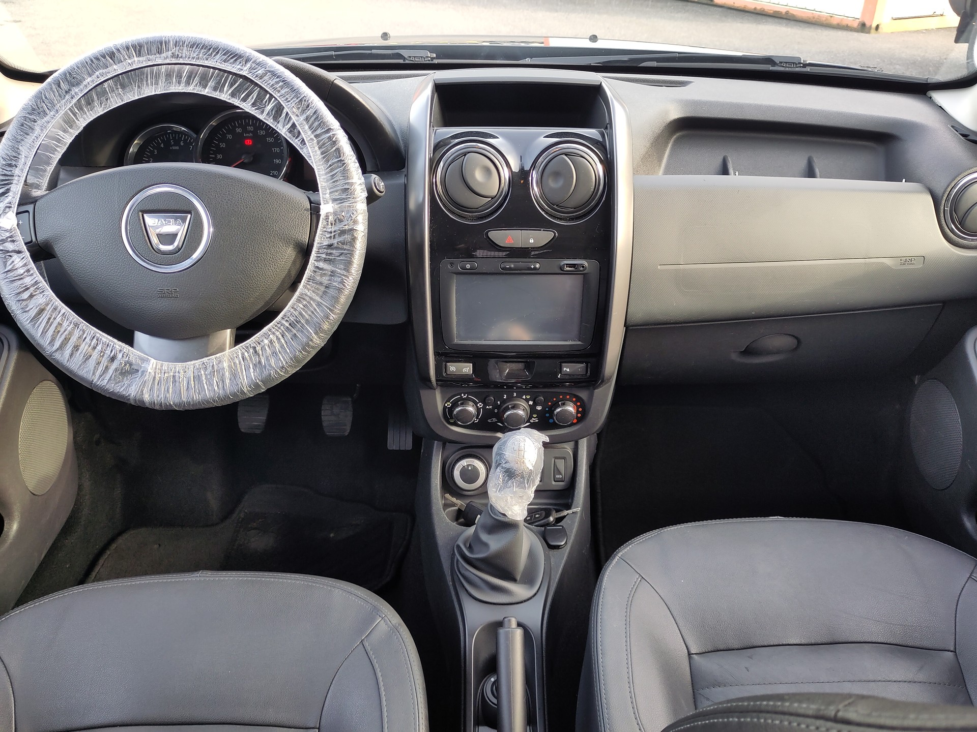 DACIA Duster 1.2 T Fischer man's Friend 4x4-image-10