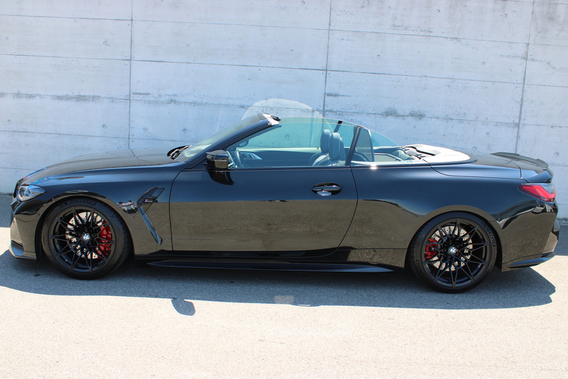 BMW BMW M4 Cabrio All Black *CH Fahrzeug*Gratis -Service* 15‘000 CHF Umbauten* Ein echter Hingucker *BMW Garantie bis Januar 2028-image-4