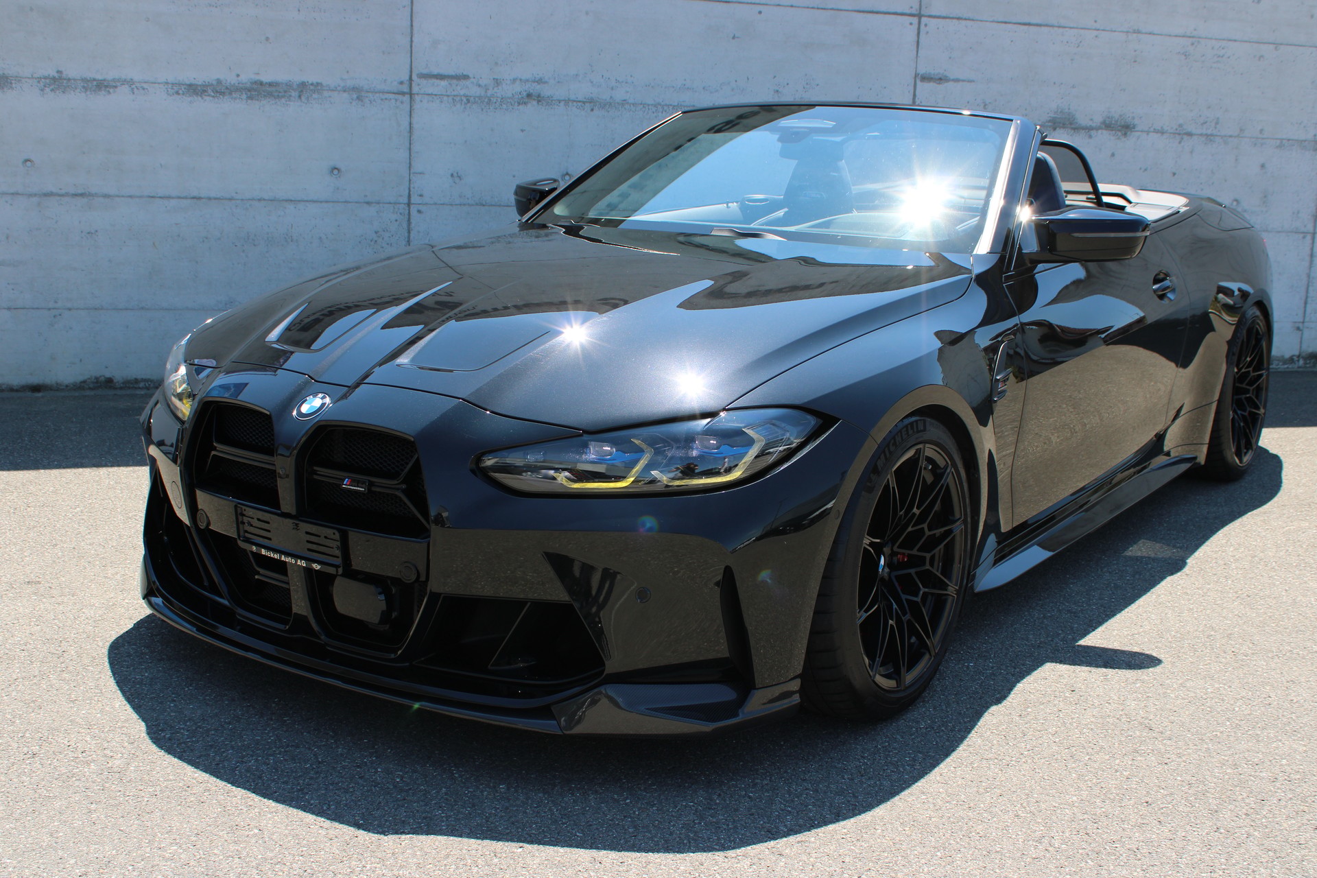 BMW BMW M4 Cabrio All Black *CH Fahrzeug*Gratis -Service* 15‘000 CHF Umbauten* Ein echter Hingucker *BMW Garantie bis Januar 2028-image-0
