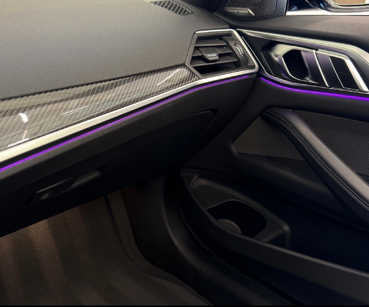 BMW M4 Cabrio Competition M xDrive-image-10