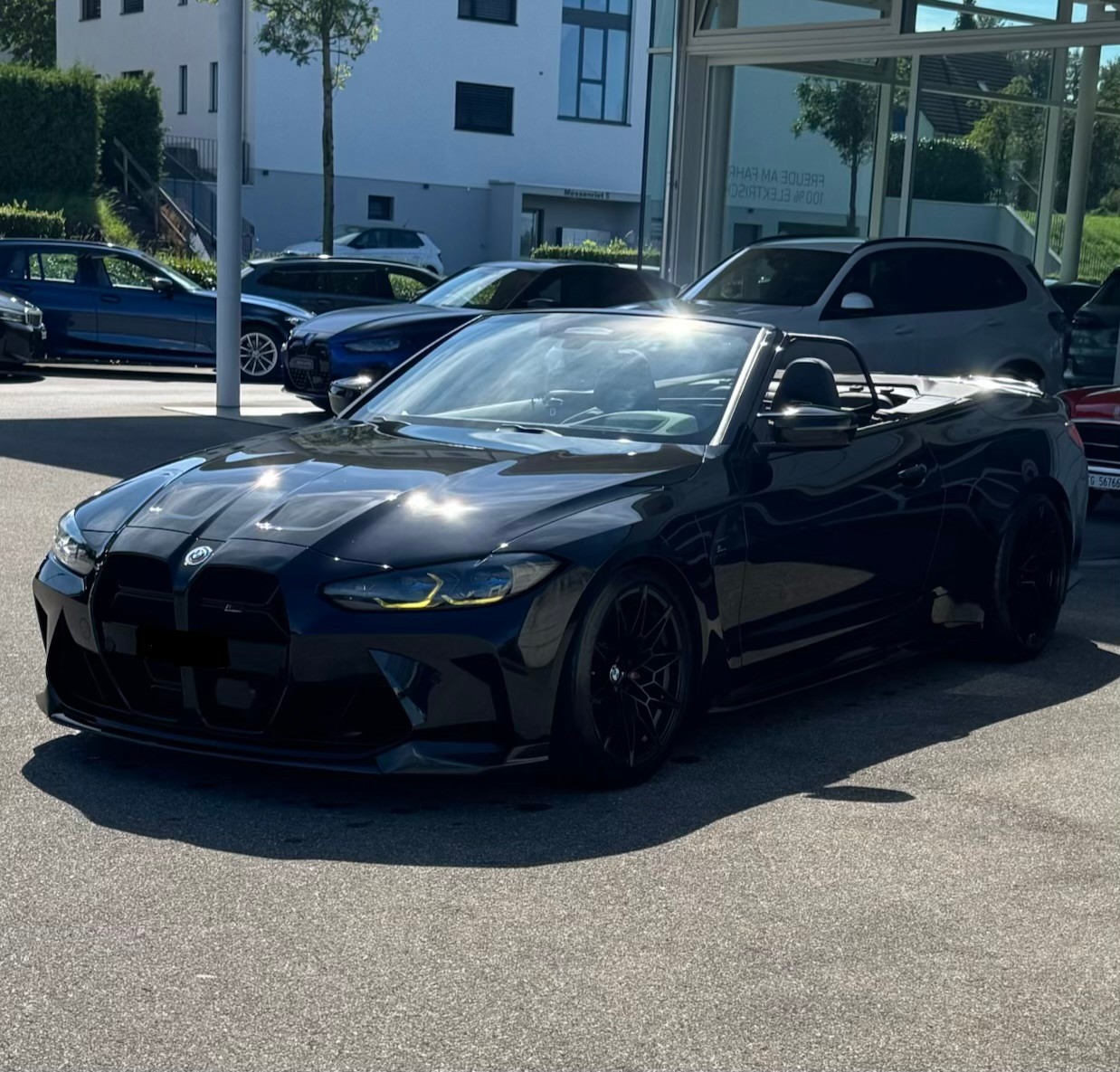 BMW M4 Cabrio Competition M xDrive-image-1