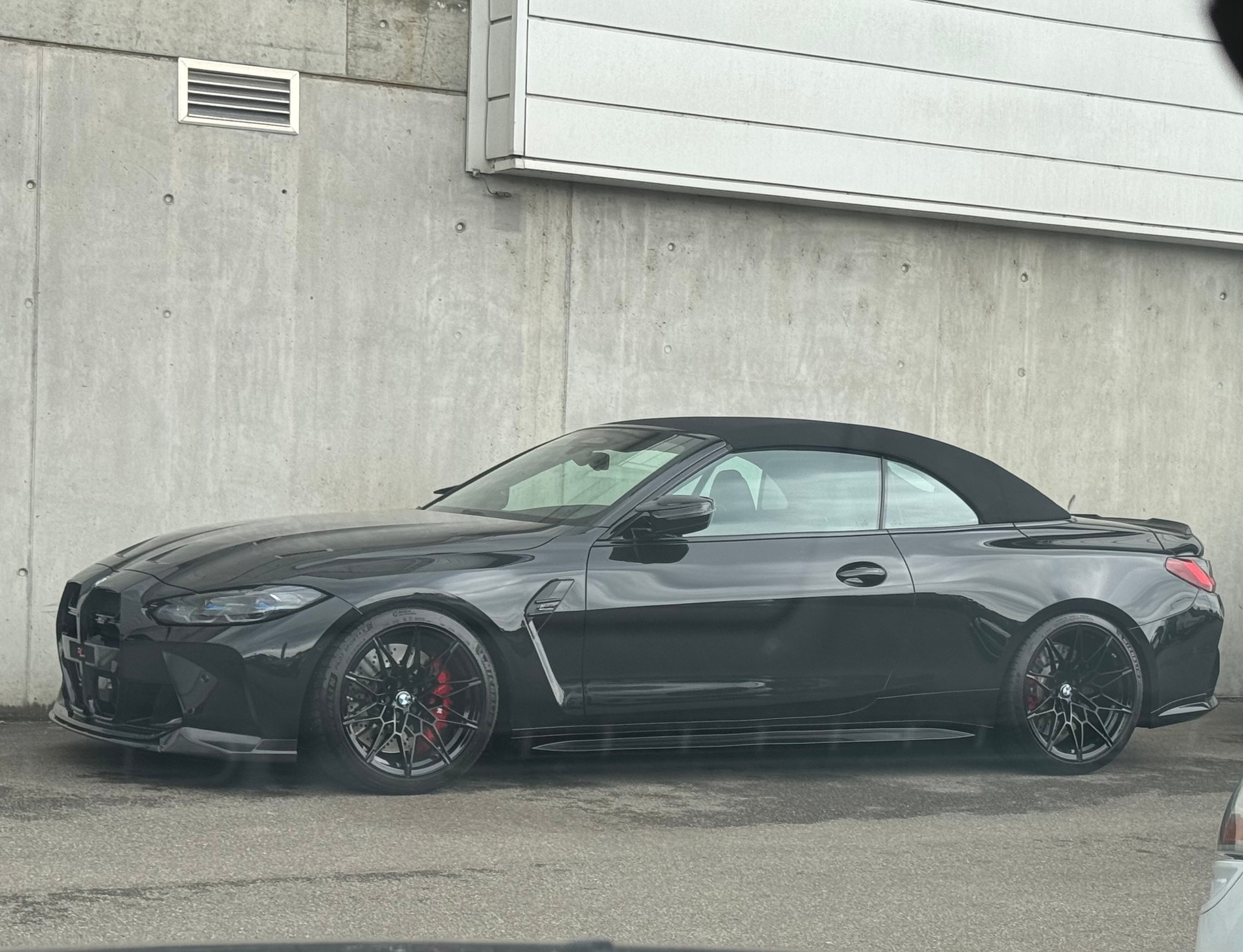 BMW M4 Cabrio Competition M xDrive-image-2