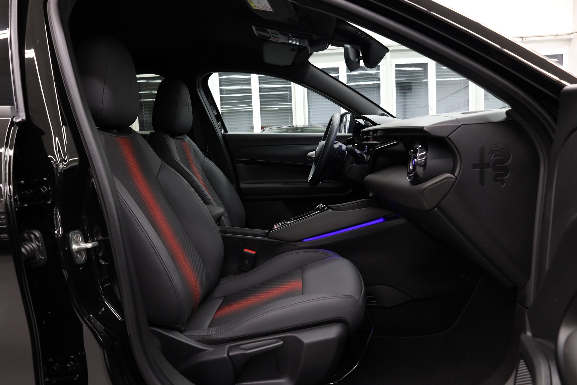ALFA ROMEO Junior 1.2 Ibrida Q4-image-16