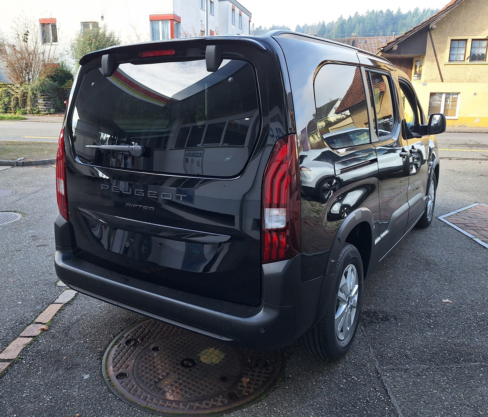 PEUGEOT Rifter Long BlueHDi Allure Helvetia (428)-image-3