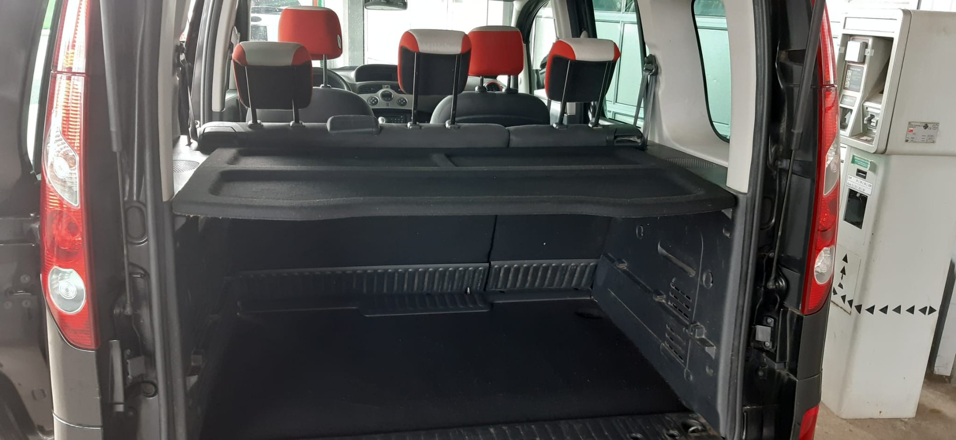RENAULT Kangoo 1.6 16V Dynamique-image-14
