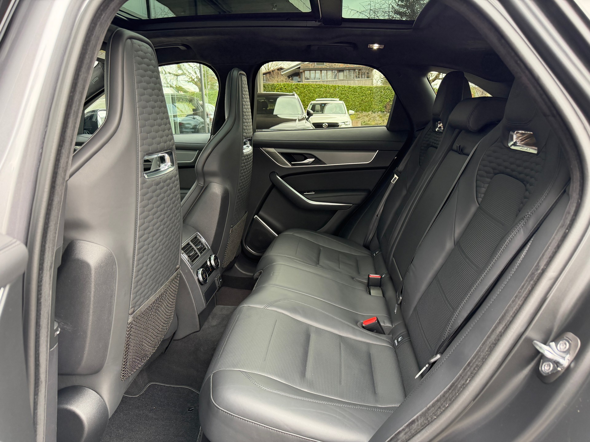 JAGUAR F-Pace 5.0 V8 SVR P550 AWD-image-20