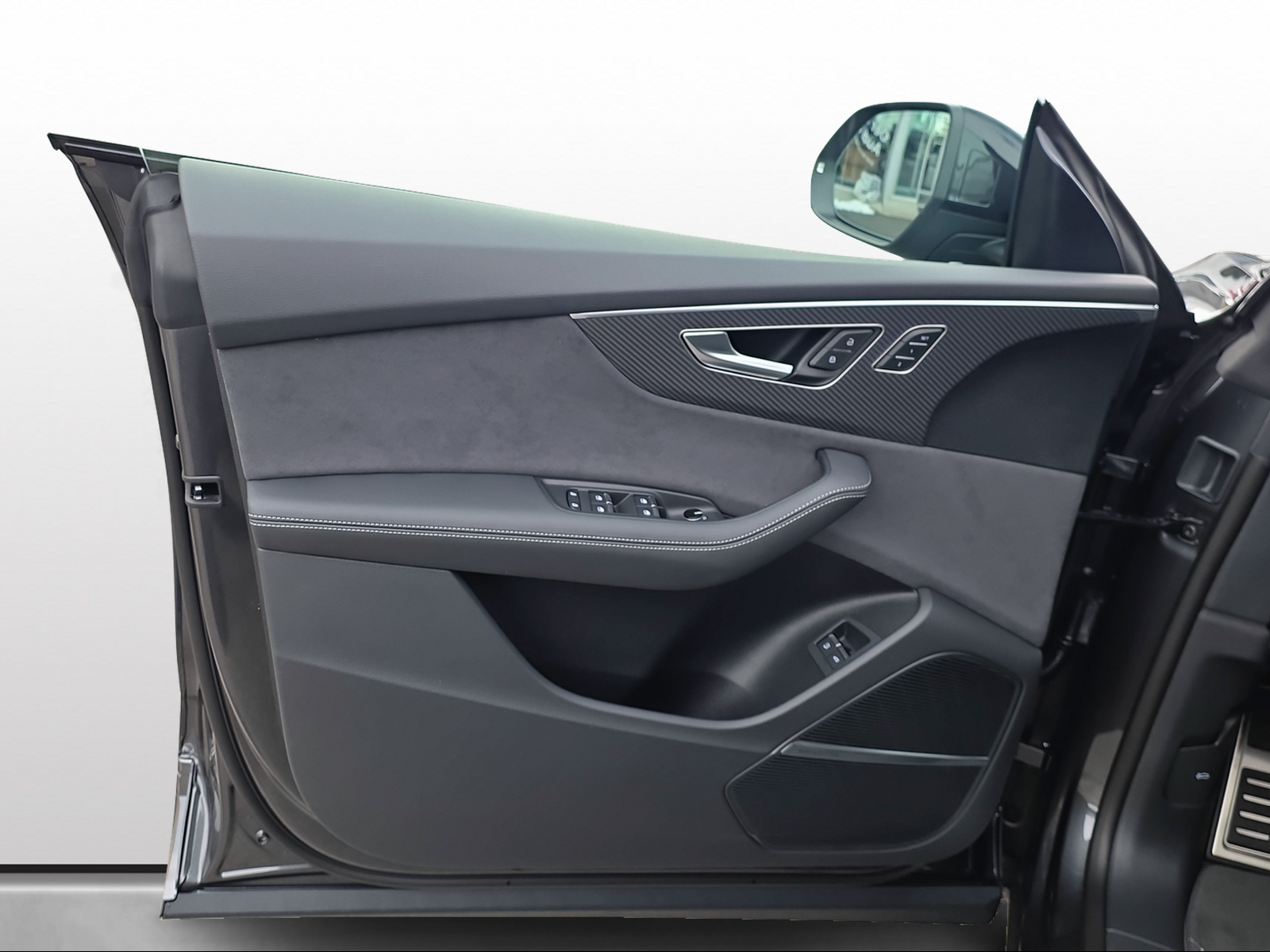 AUDI Q8 SUV TFSI e quattro 290 kW Attraction tiptronic-image-9