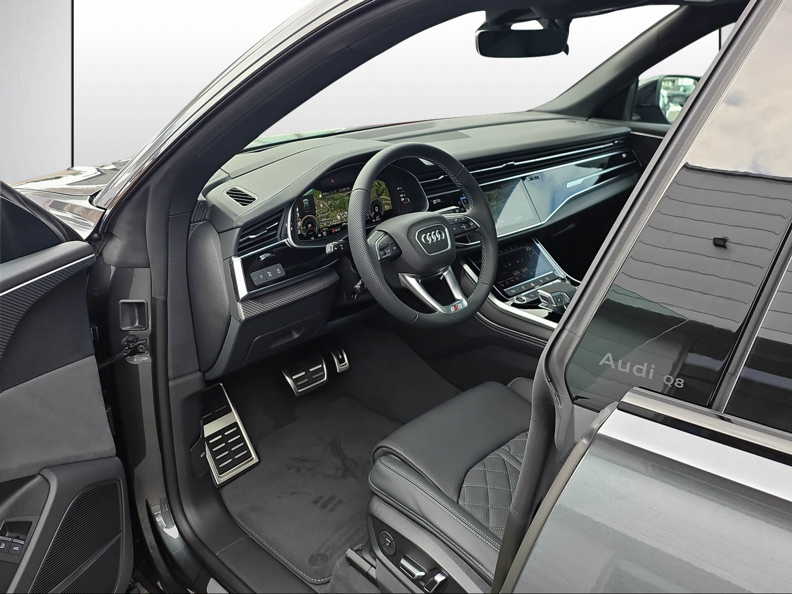 AUDI Q8 SUV TFSI e quattro 290 kW Attraction tiptronic-image-5