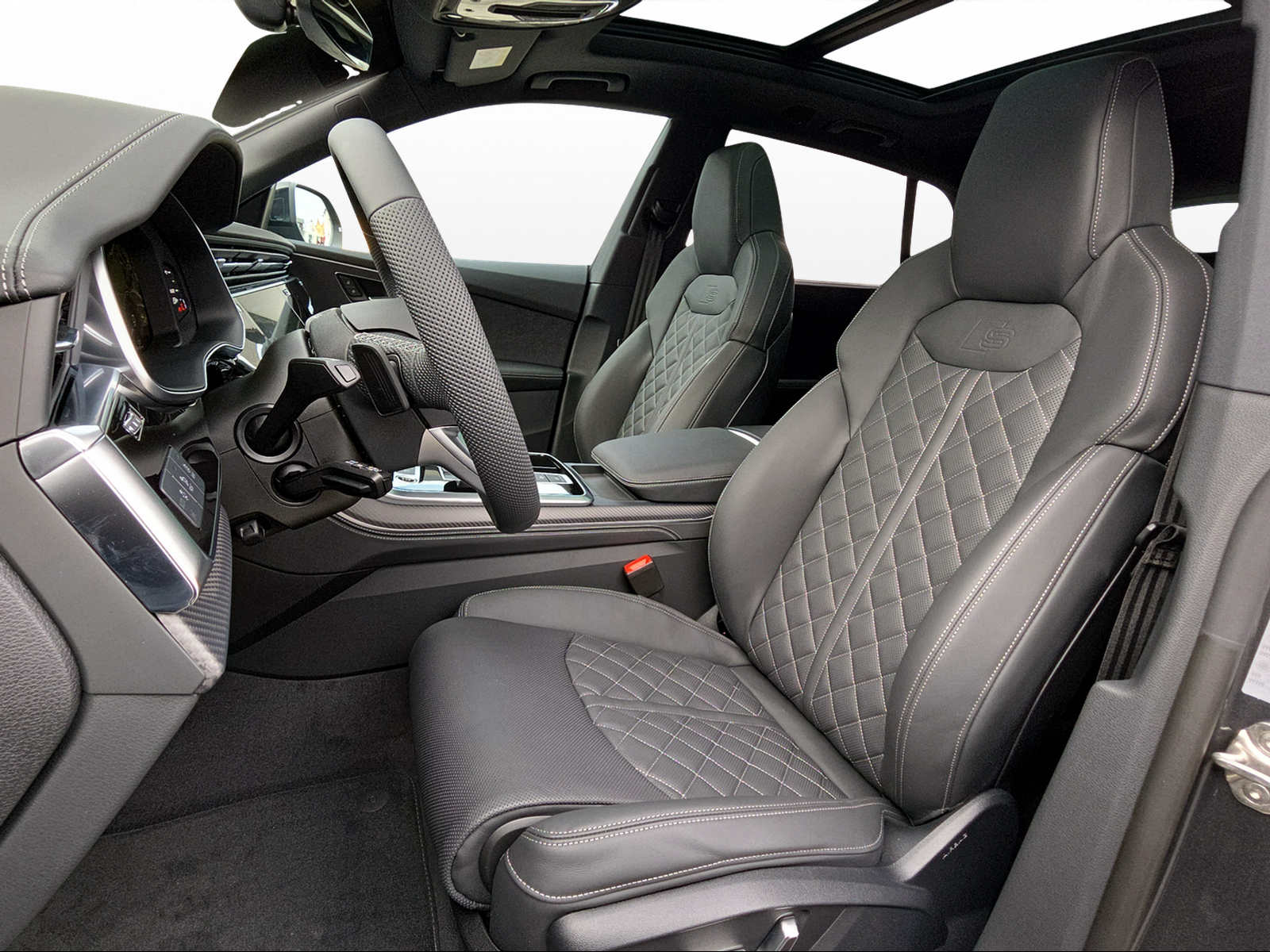 AUDI Q8 SUV TFSI e quattro 290 kW Attraction tiptronic-image-7