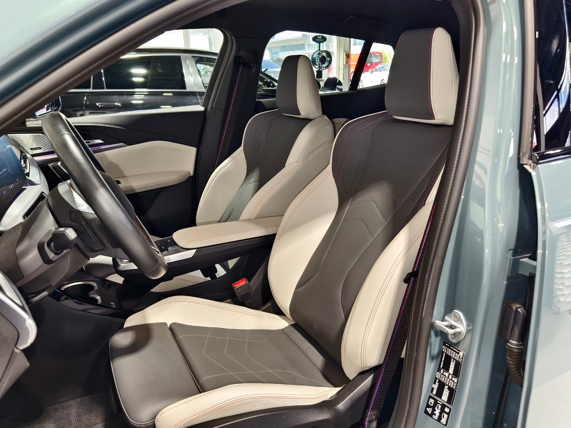 BMW X2 20d xDrive M-Sport CH FAHRZEUG-image-7