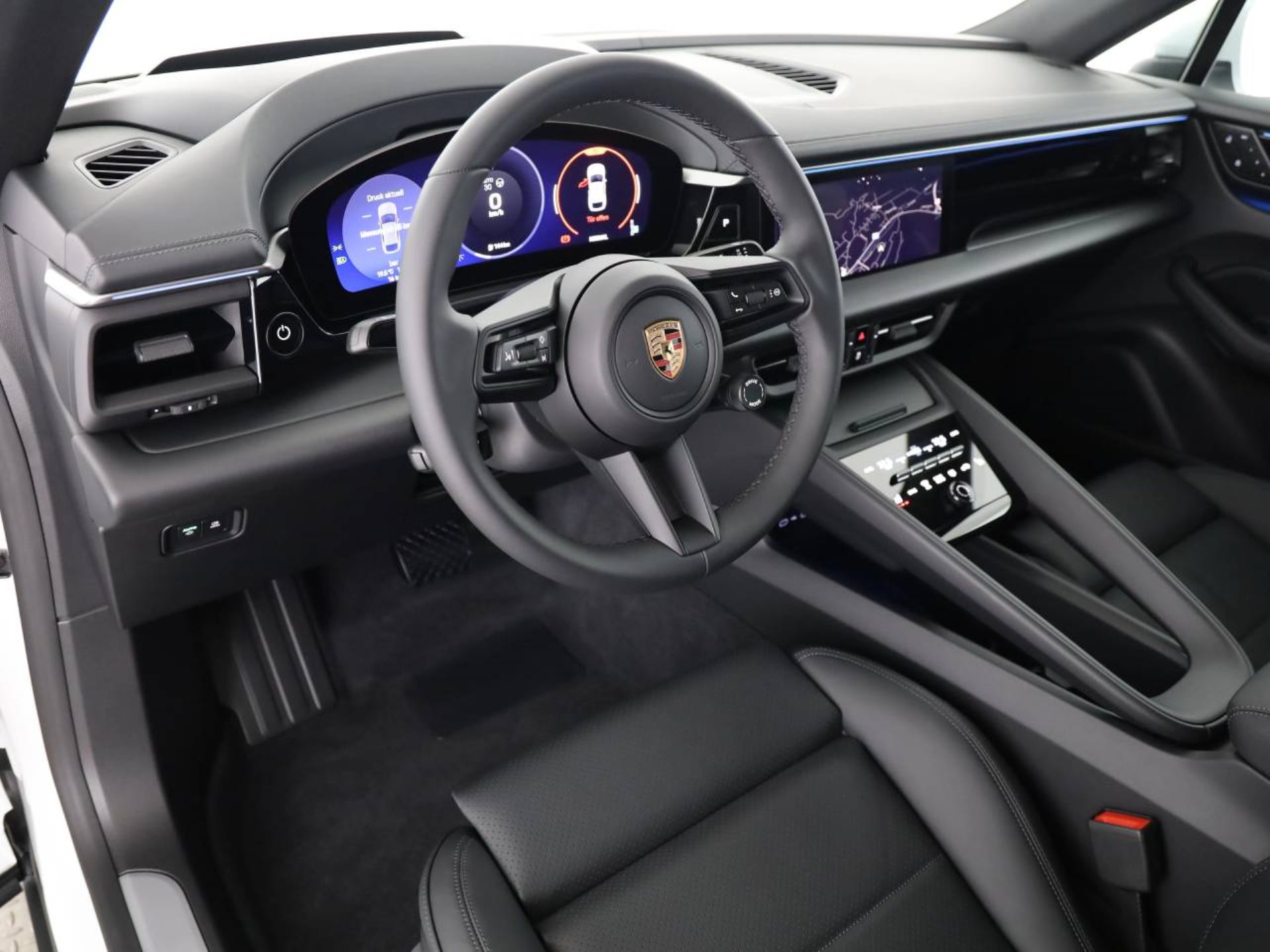 PORSCHE Macan-image-3