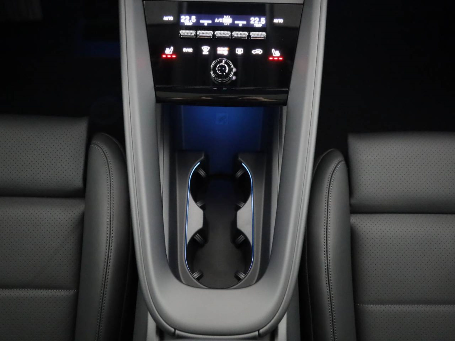 PORSCHE Macan-image-12