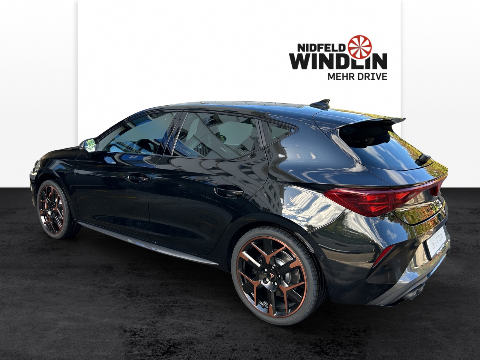 CUPRA LEON 2.0 TSI VZ DSG-image-3