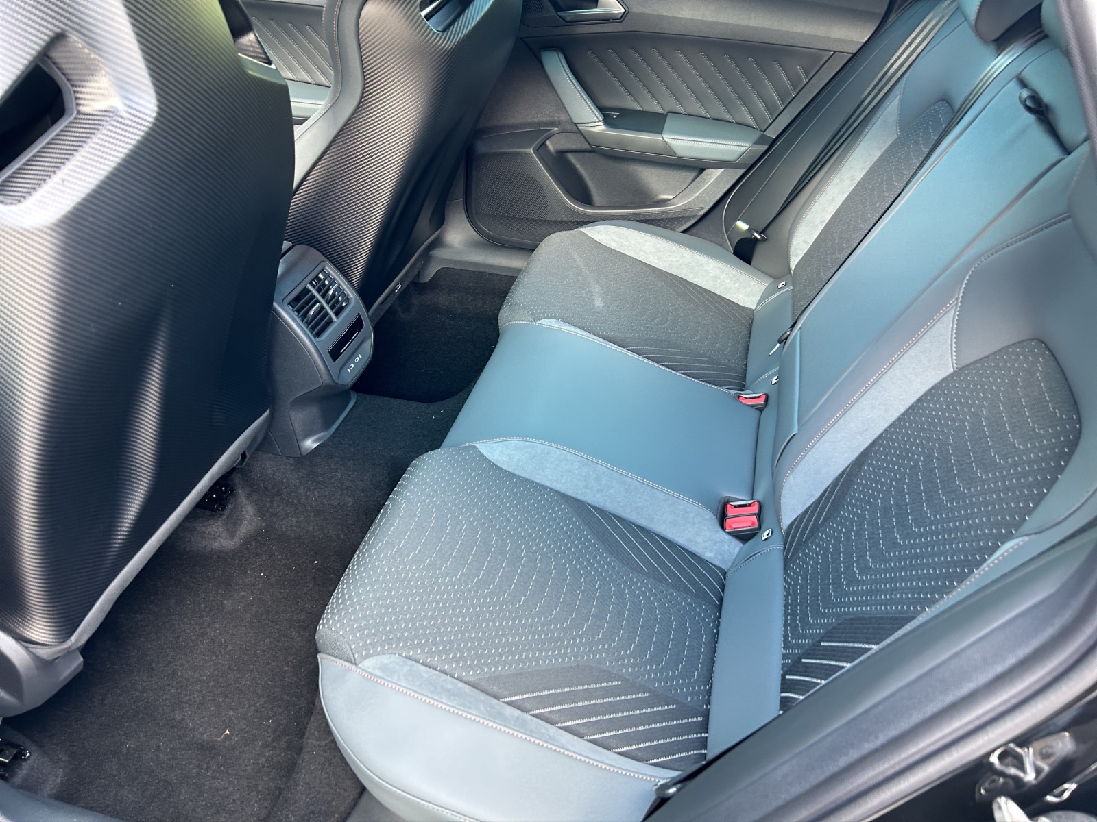 CUPRA LEON 2.0 TSI VZ DSG-image-6