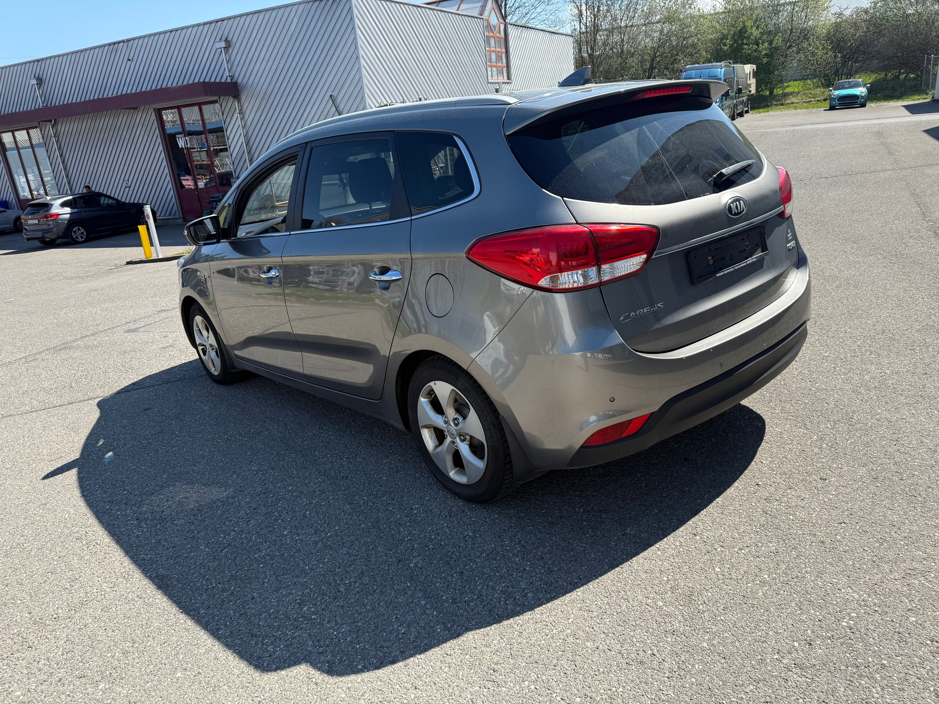 KIA Carens 1.7 CRDi Swiss Eco Edition-image-5