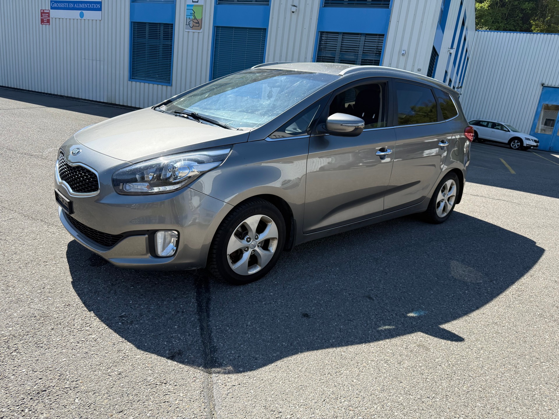 KIA Carens 1.7 CRDi Swiss Eco Edition-image-0