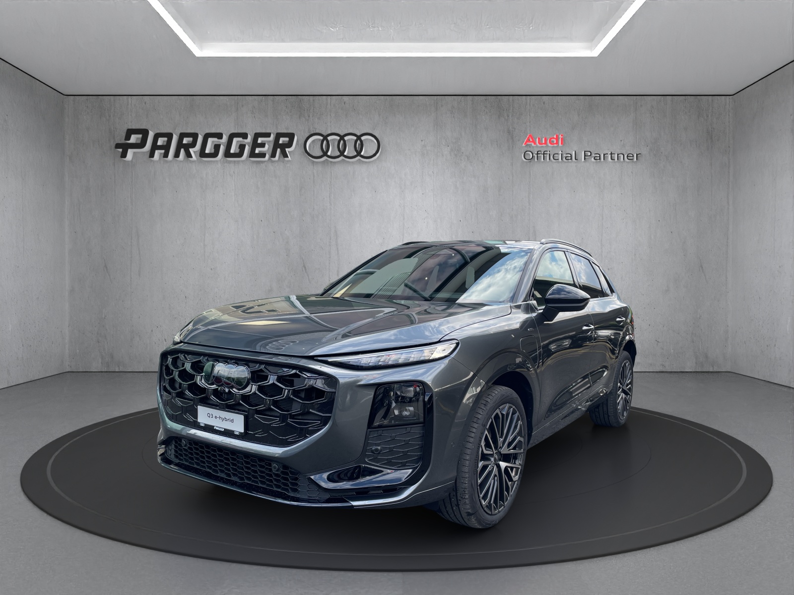 AUDI Q3 SUV e-hybrid 200 kW S tronig-image-0