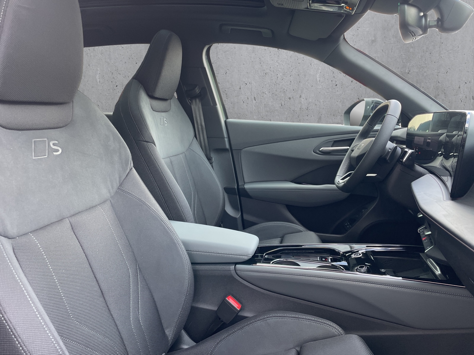 AUDI Q3 SUV e-hybrid 200 kW S tronig-image-7