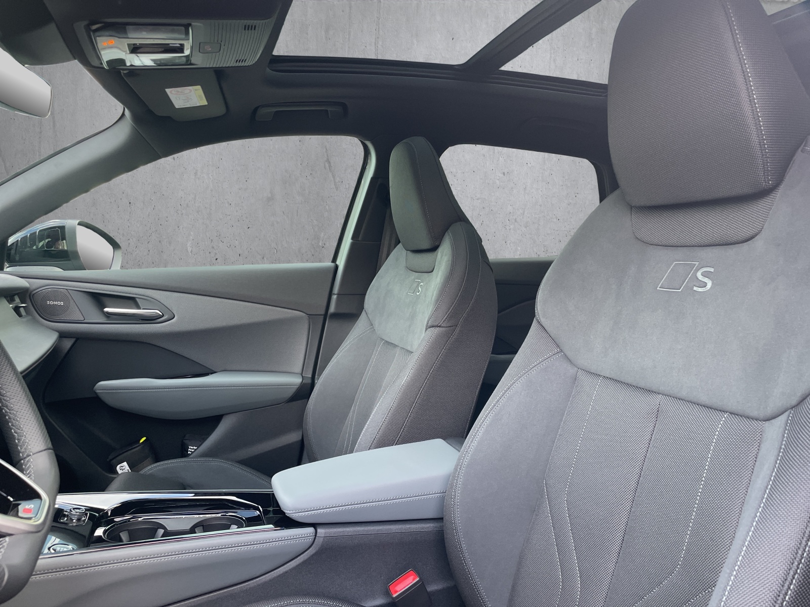 AUDI Q3 SUV e-hybrid 200 kW S tronig-image-6