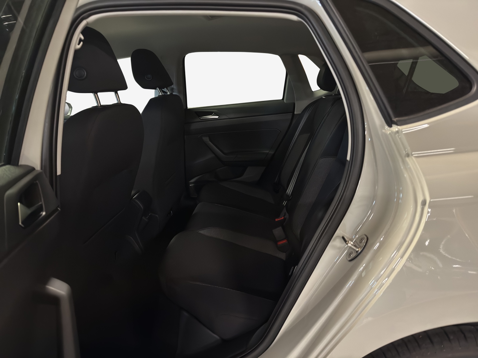 VW Polo Life incluso servizi per 4 anni-image-11