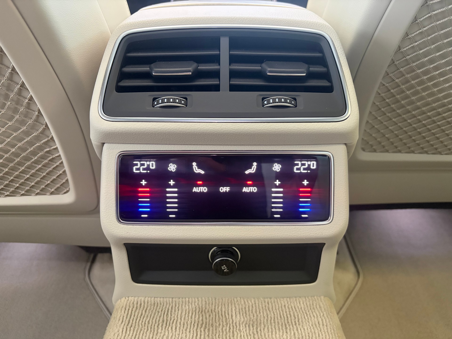 AUDI A7 Sportback 55 TFSI quattro | CH | ERSTBESITZ | Leder Valcona Beige | Nachtsicht | AHK | HeadUp | Luftfederung |-image-22