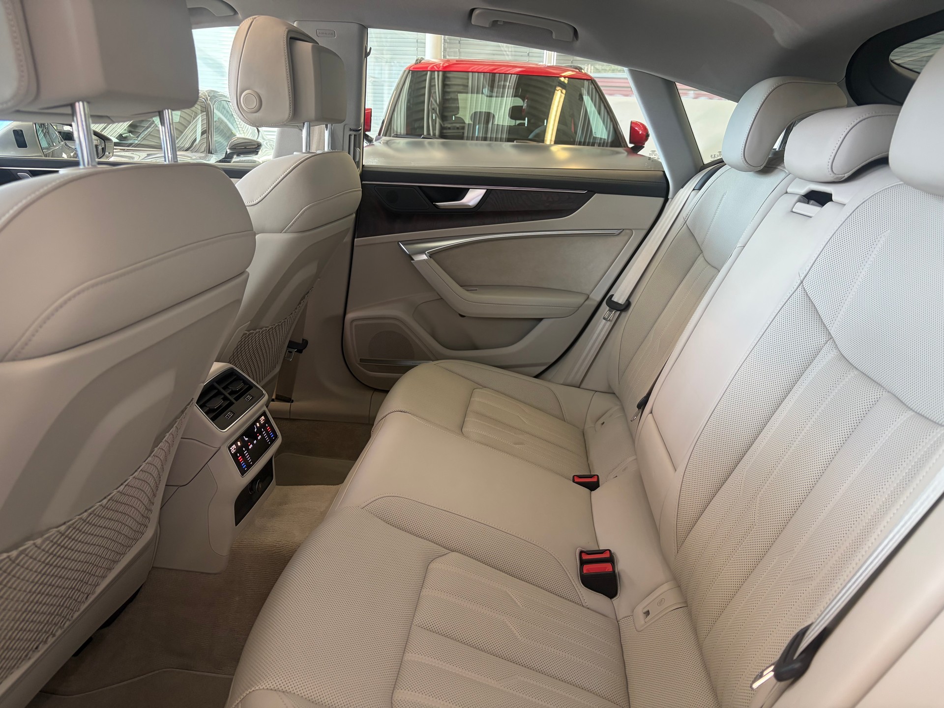 AUDI A7 Sportback 55 TFSI quattro | CH | ERSTBESITZ | Leder Valcona Beige | Nachtsicht | AHK | HeadUp | Luftfederung |-image-21