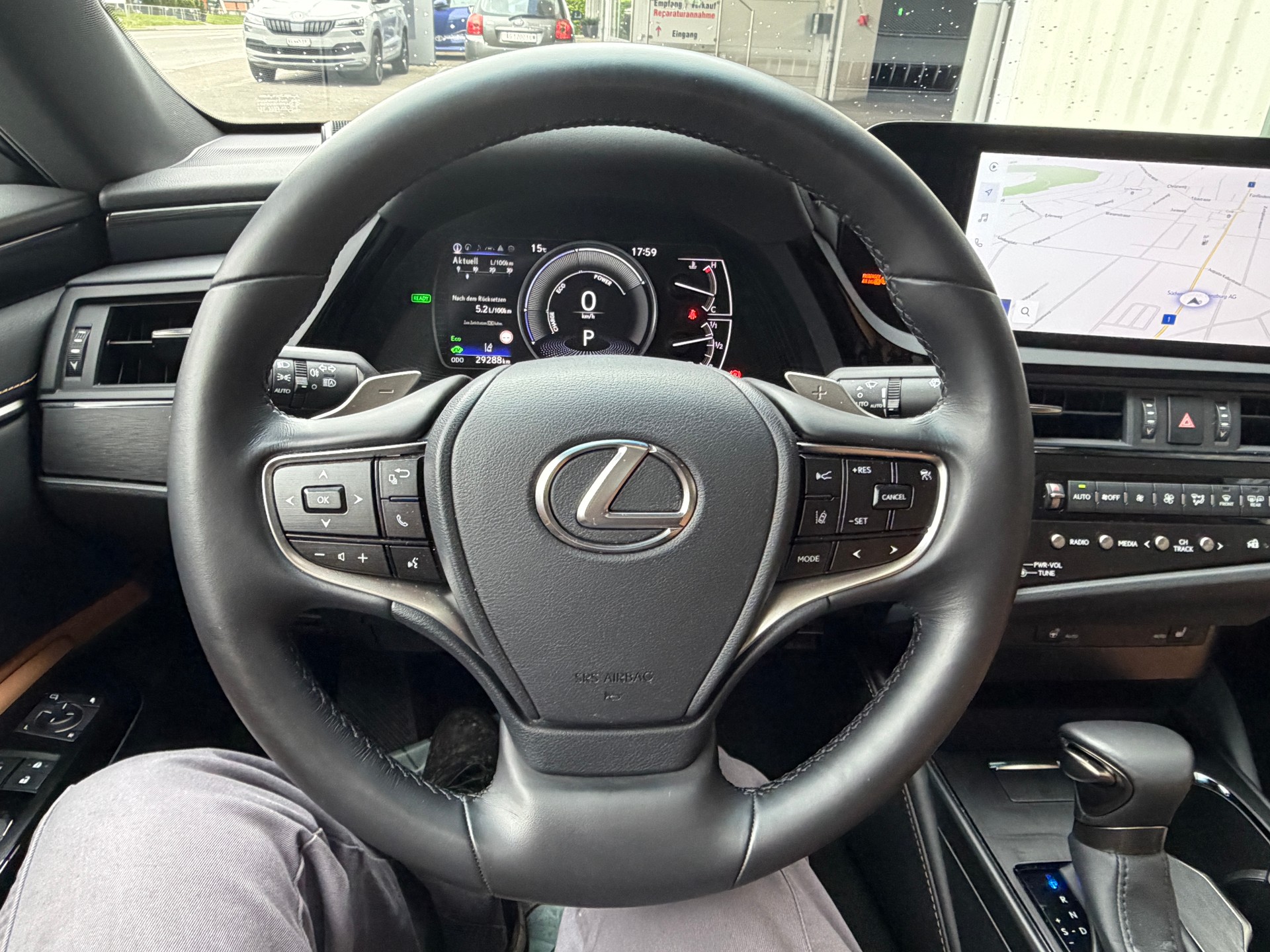 LEXUS ES 300h Comfort-image-16