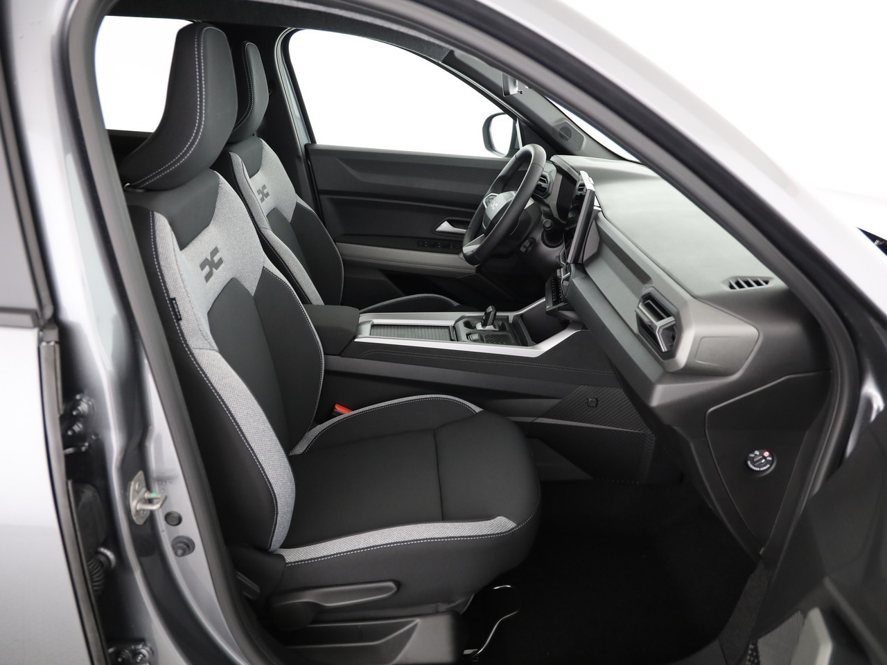 DACIA Bigster 1.8 Hybrid Journey-image-6
