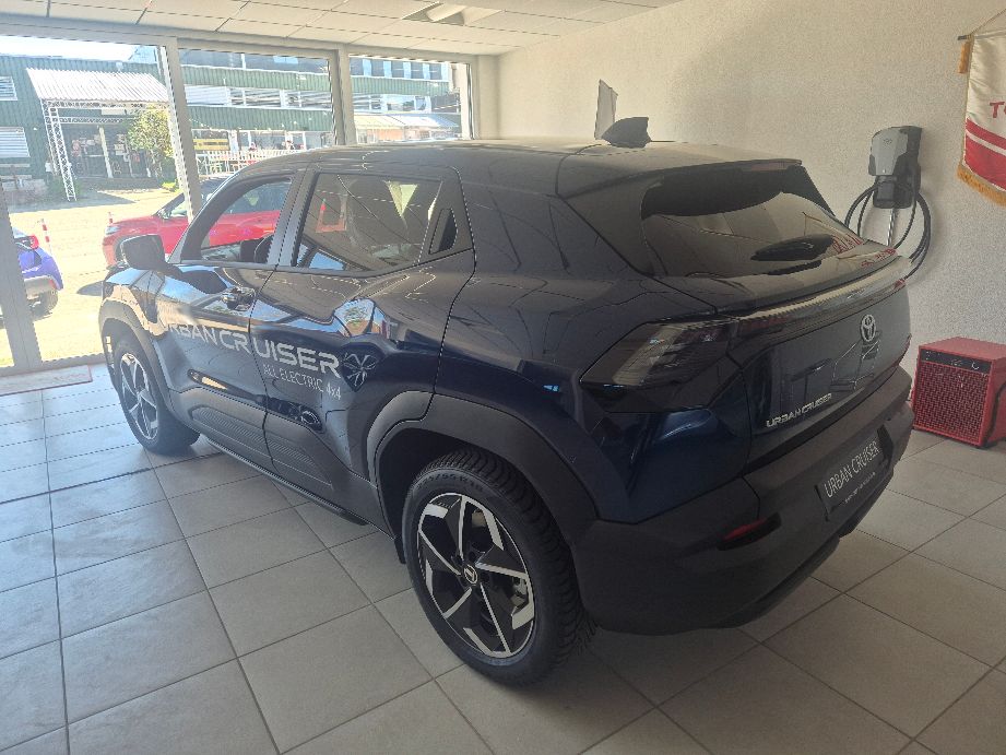 TOYOTA Urban Cruiser 61 kWh Trend AWD-image-2