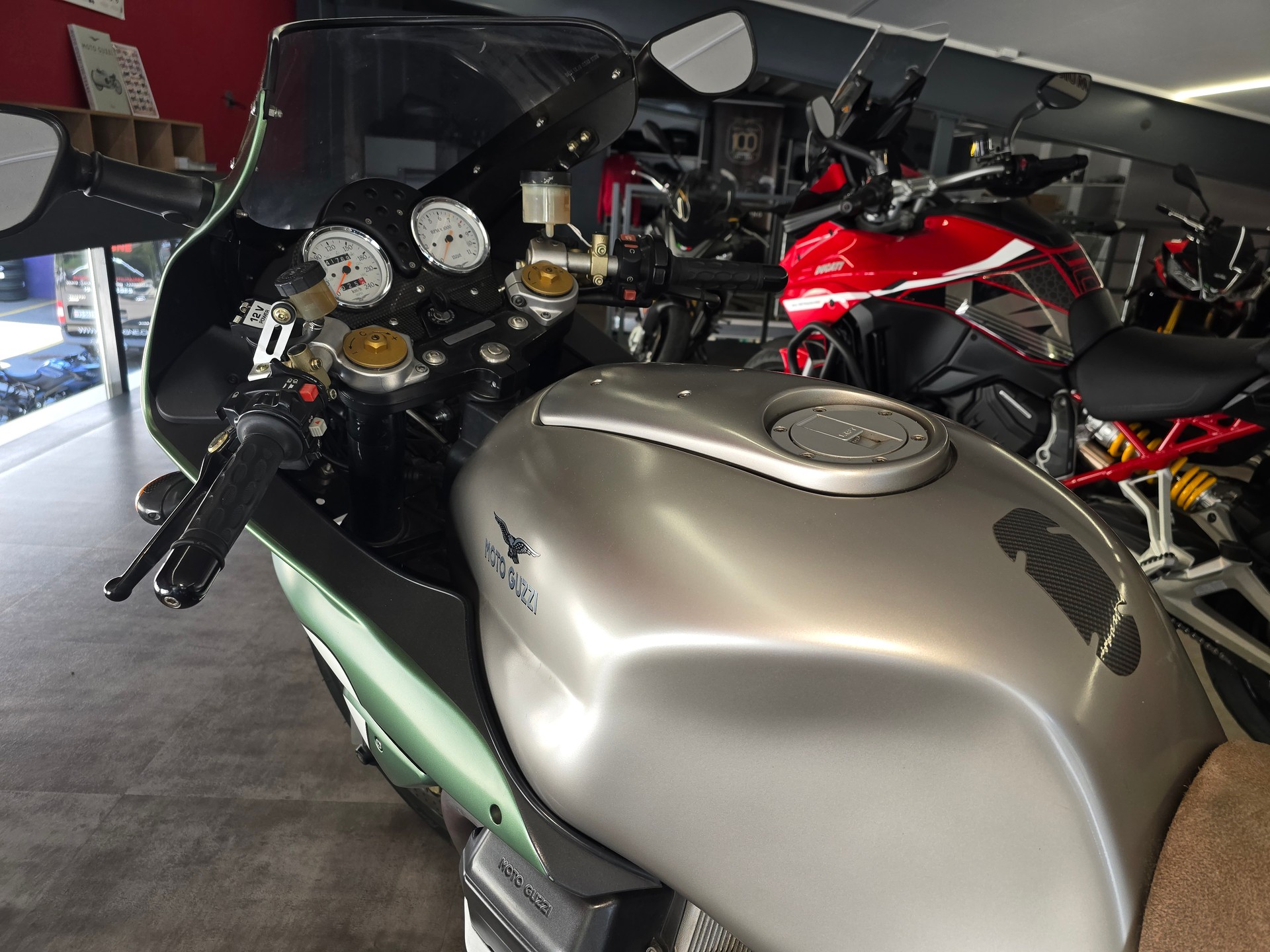 MOTO GUZZI V11 Le Mans Tenni I.E-image-4