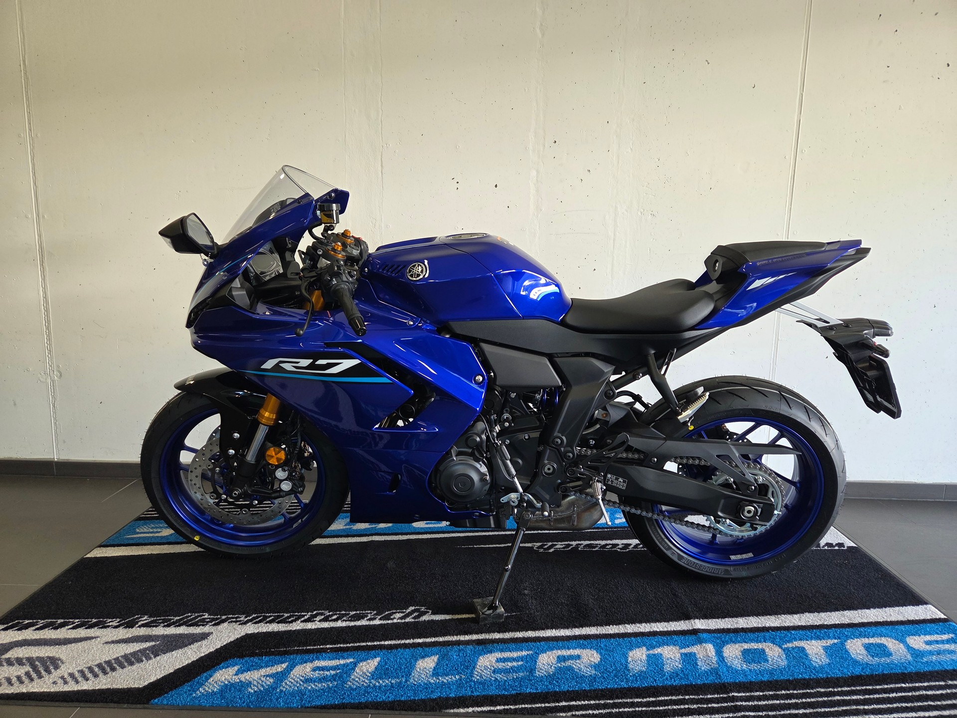 YAMAHA YZF-R7 (35kW)-showroom-element-1