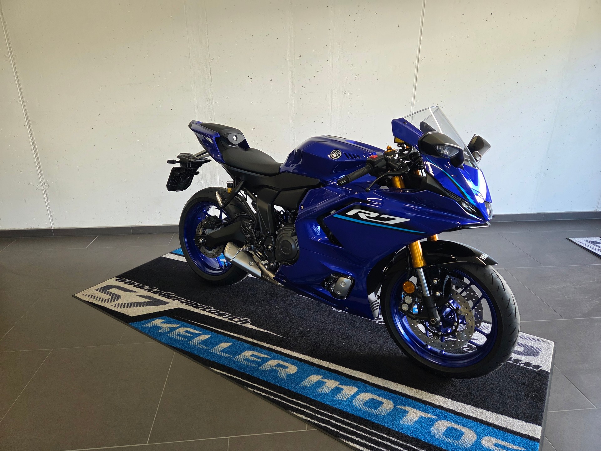 YAMAHA YZF-R7 (35kW)-showroom-element-2