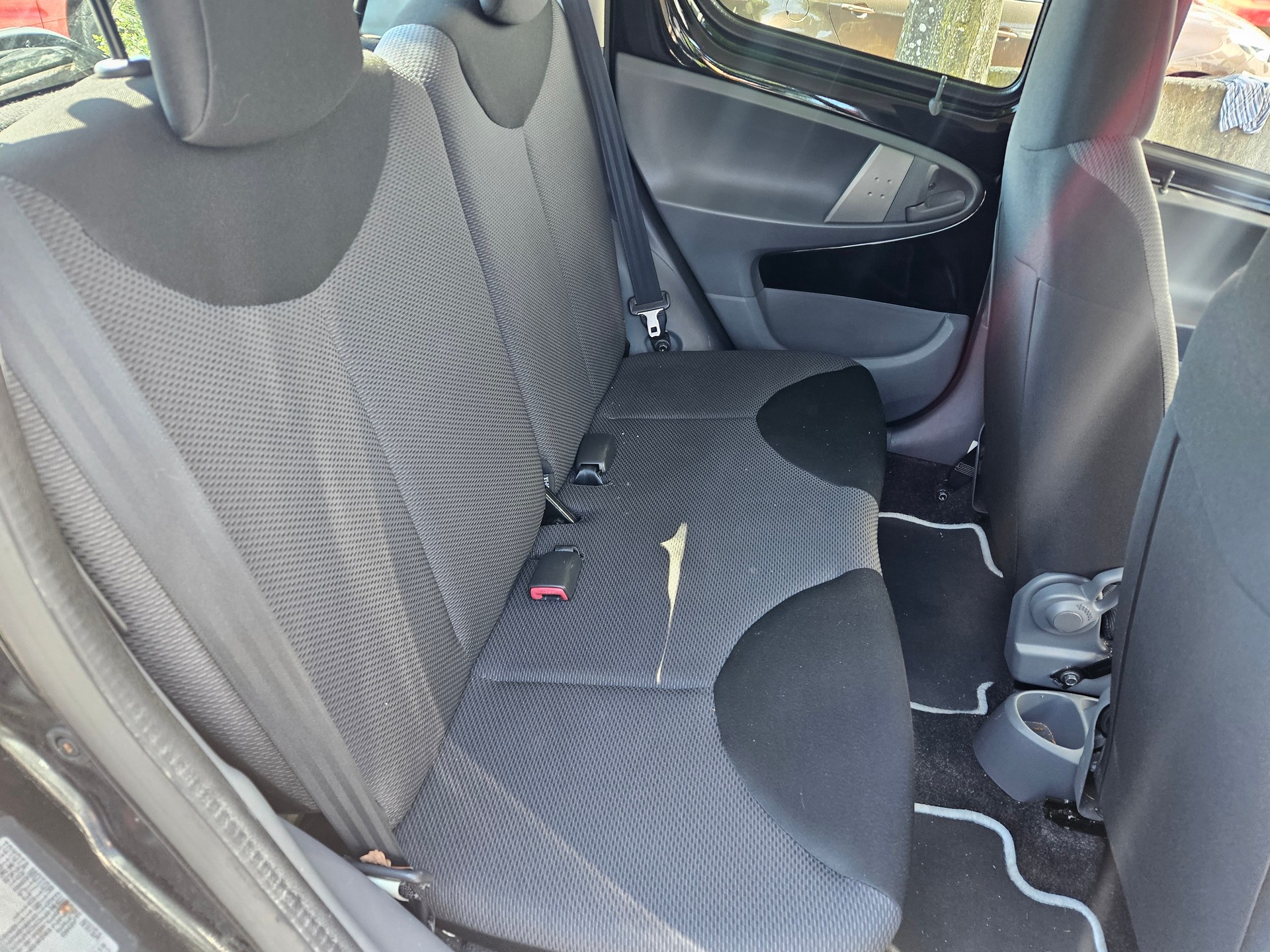 TOYOTA Aygo 1.0 Linea Terra-image-9