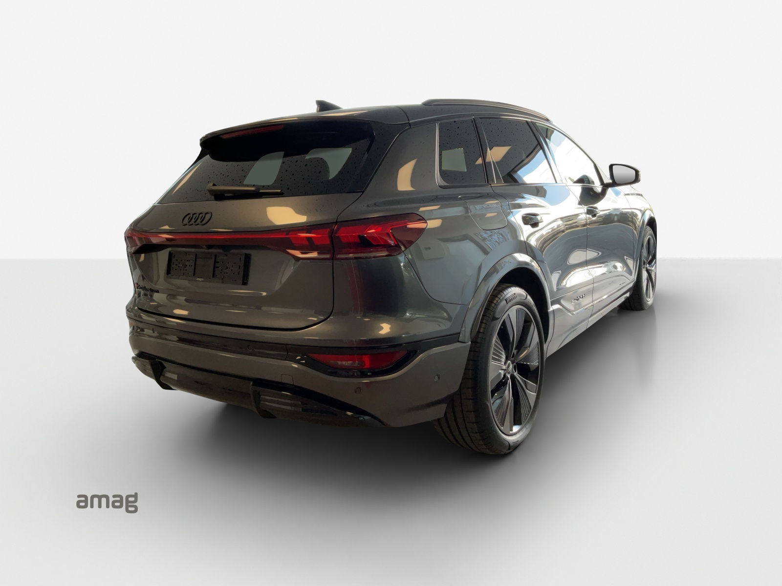 AUDI SQ6 Sportback e-tron quattro-image-4
