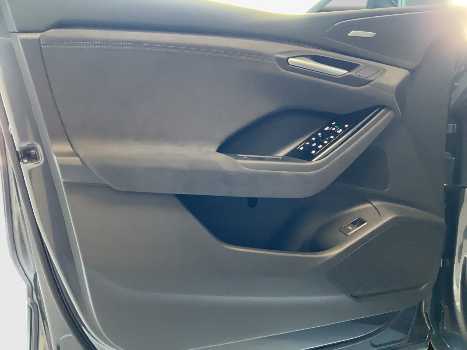 AUDI SQ6 Sportback e-tron quattro-image-14