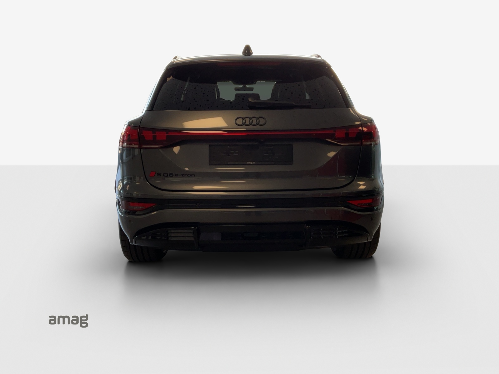 AUDI SQ6 Sportback e-tron quattro-image-3