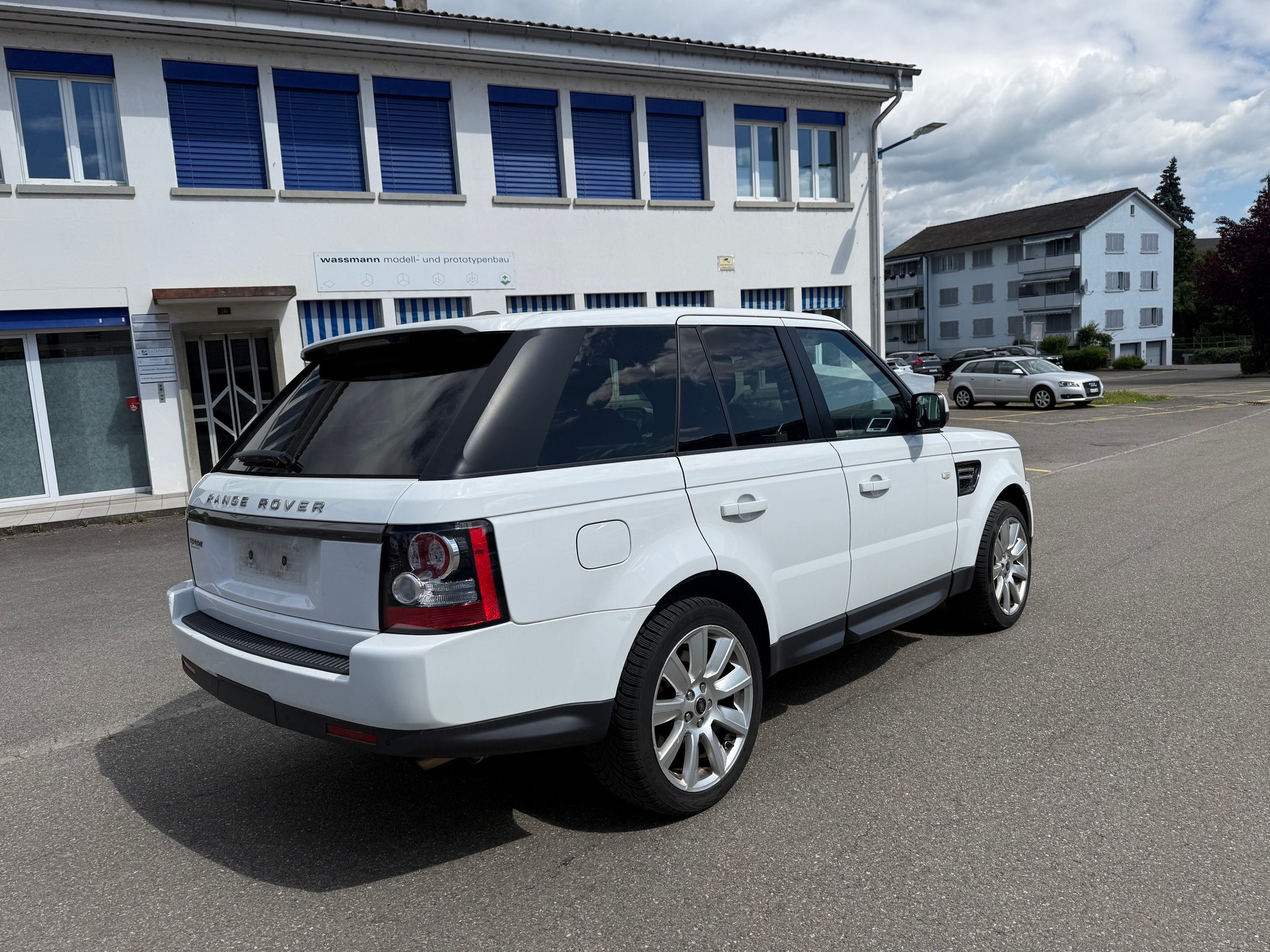 LAND ROVER Range Rover Sport 3.0 TDV6 Zermatt Automatic-image-5