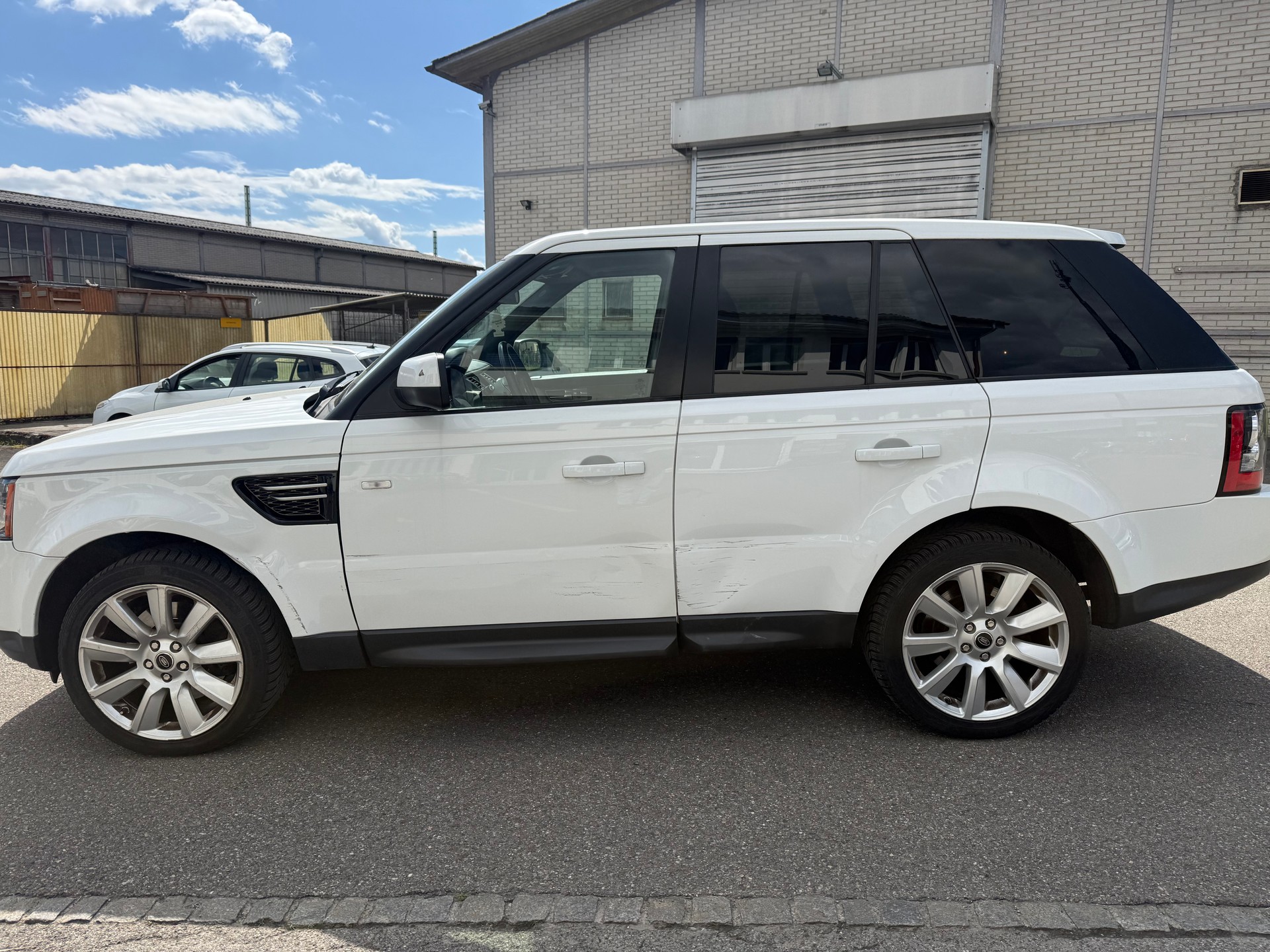 LAND ROVER Range Rover Sport 3.0 TDV6 Zermatt Automatic-image-4