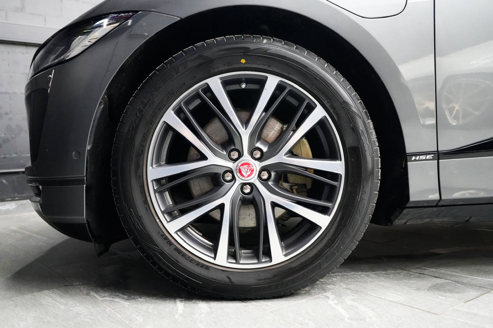 JAGUAR I-Pace EV400 First Edition AWD-image-23