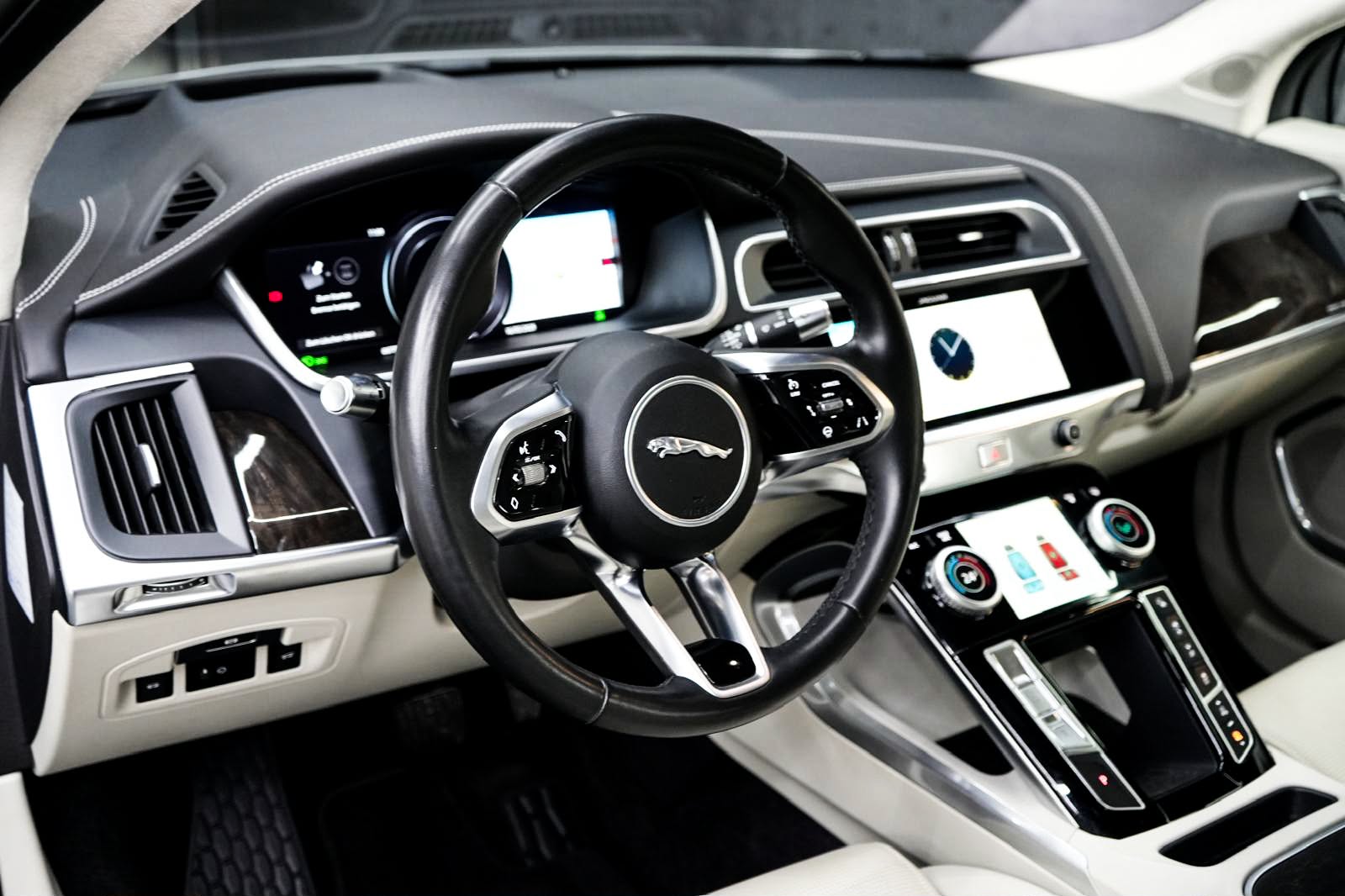 JAGUAR I-Pace EV400 First Edition AWD-image-20