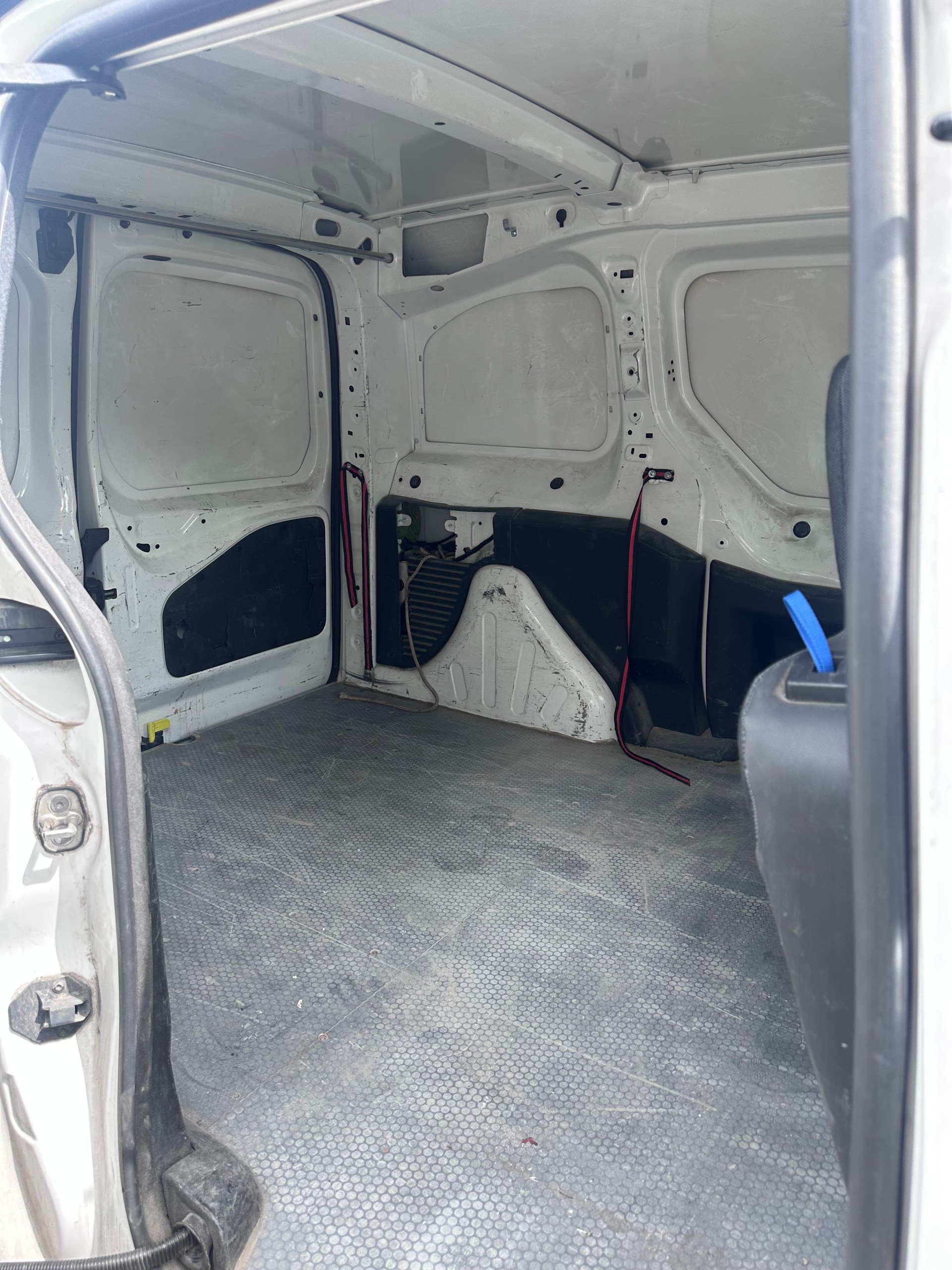 PEUGEOT Partner 1.6 e-HDI Urban Pack-image-6