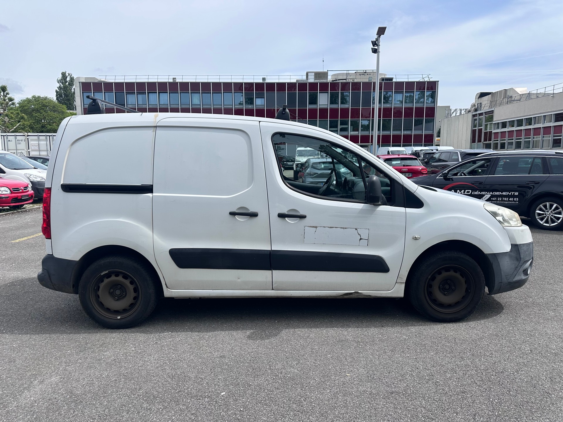 PEUGEOT Partner 1.6 e-HDI Urban Pack-image-4