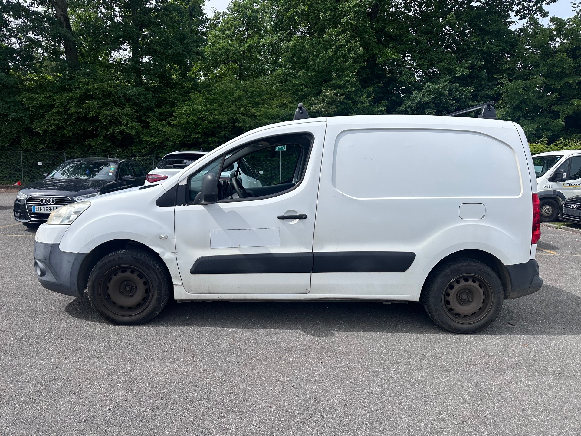 PEUGEOT Partner 1.6 e-HDI Urban Pack-image-1