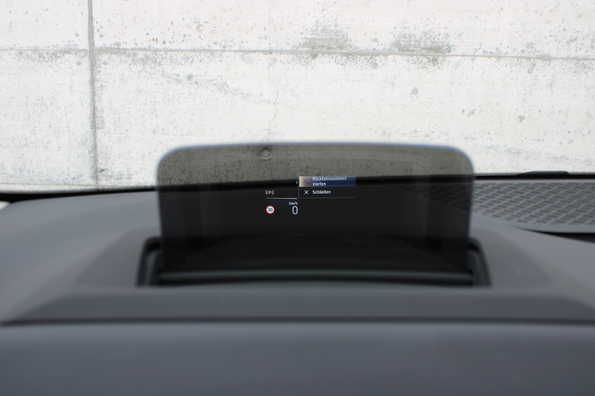 BMW 218i Active Tourer-image-11