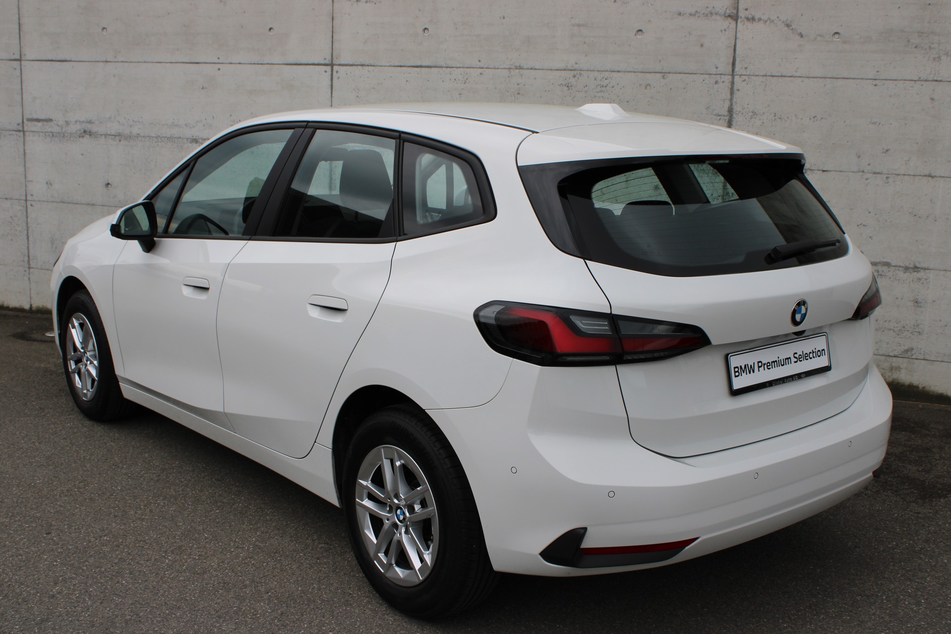 BMW 218i Active Tourer-image-5