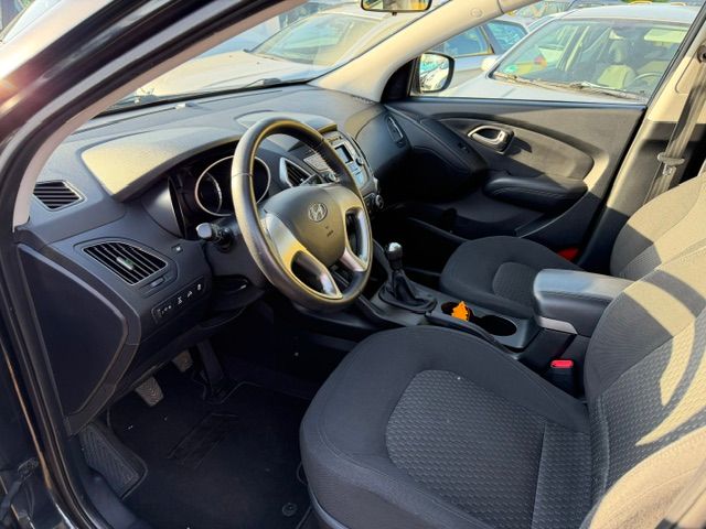 HYUNDAI iX 35 2.0 Comfort 4WD-image-7