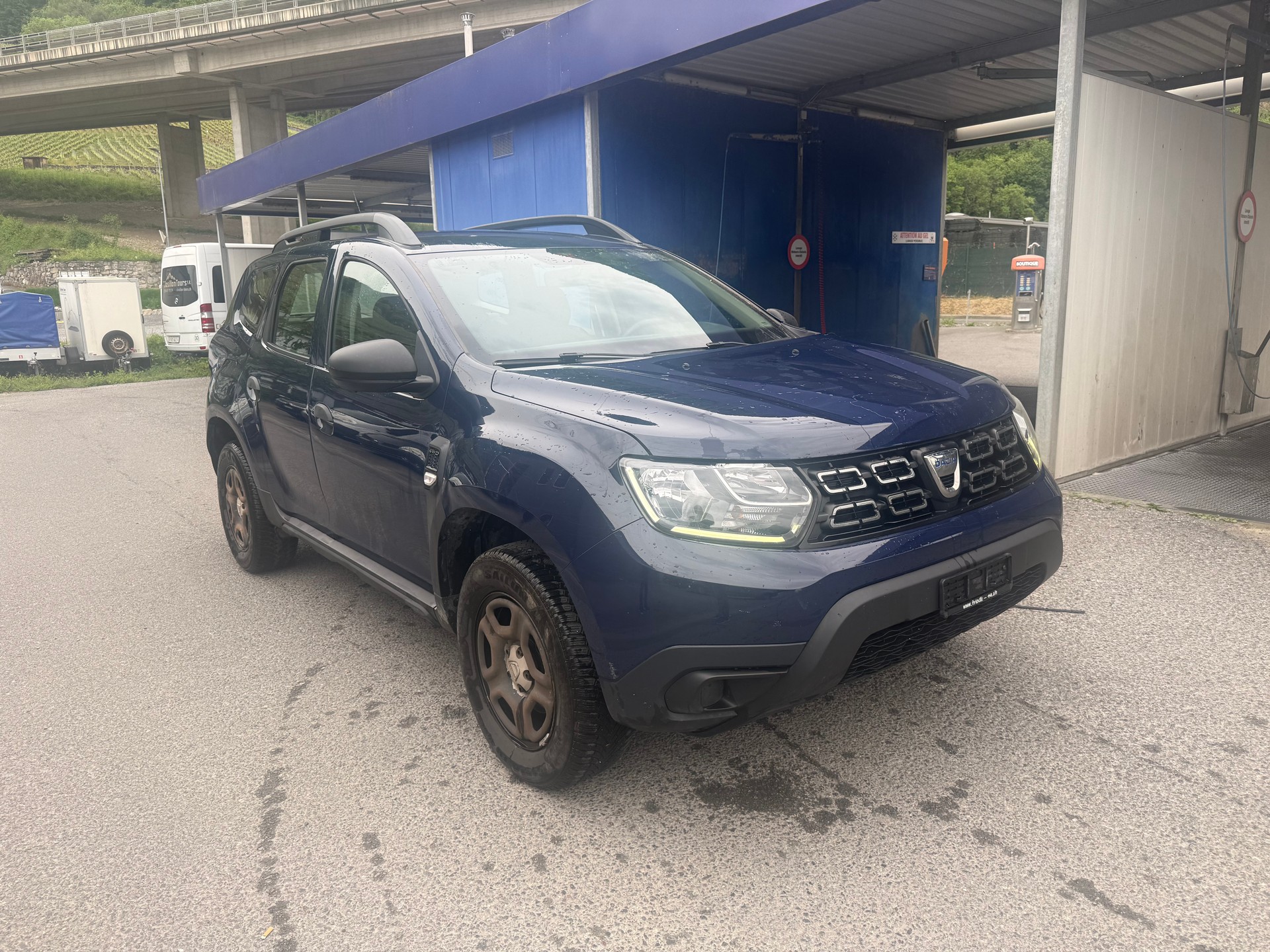 DACIA Duster SCe 115 Essential 4x4-showroom-element-1