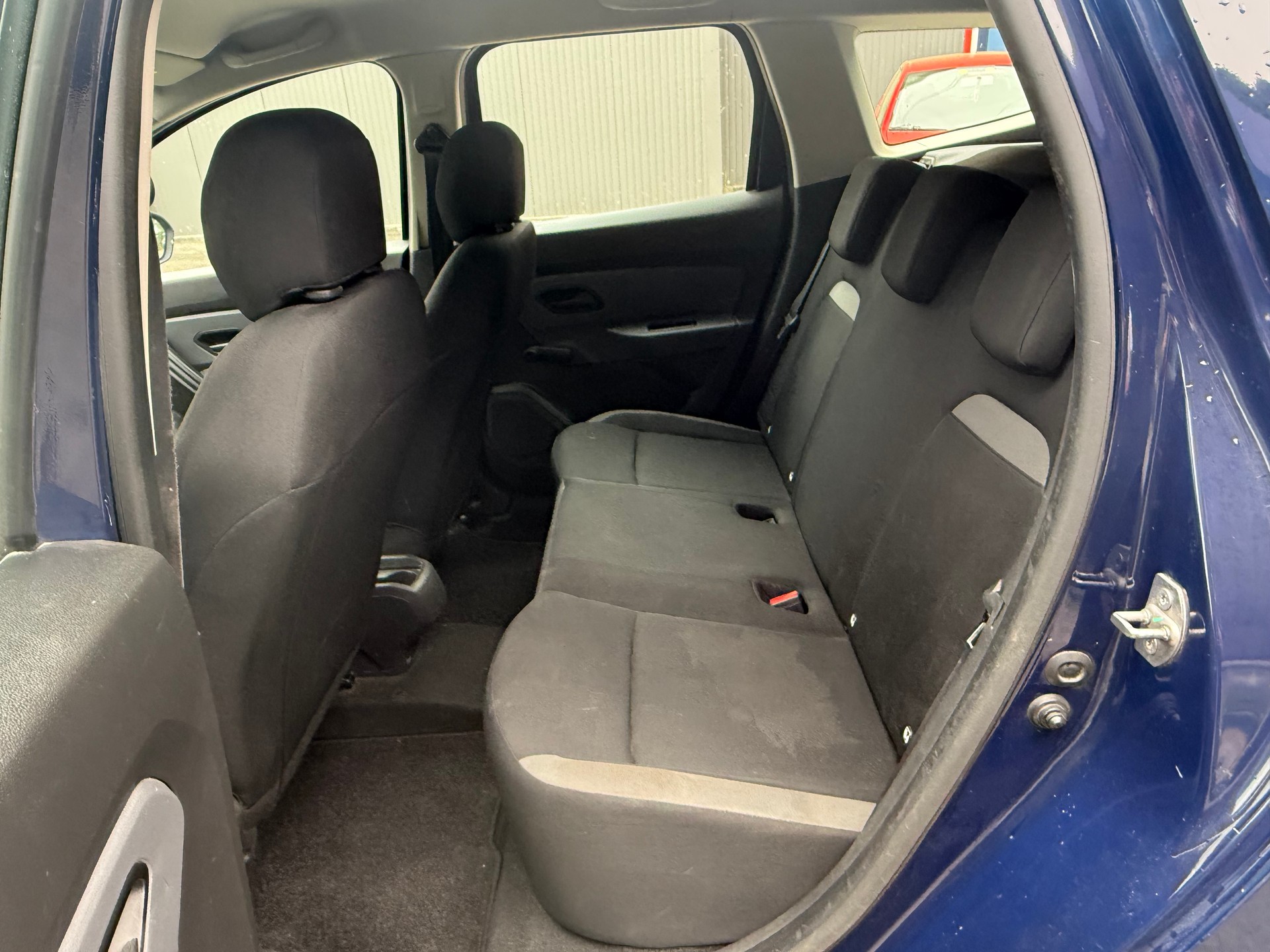 DACIA Duster SCe 115 Essential 4x4-image-5