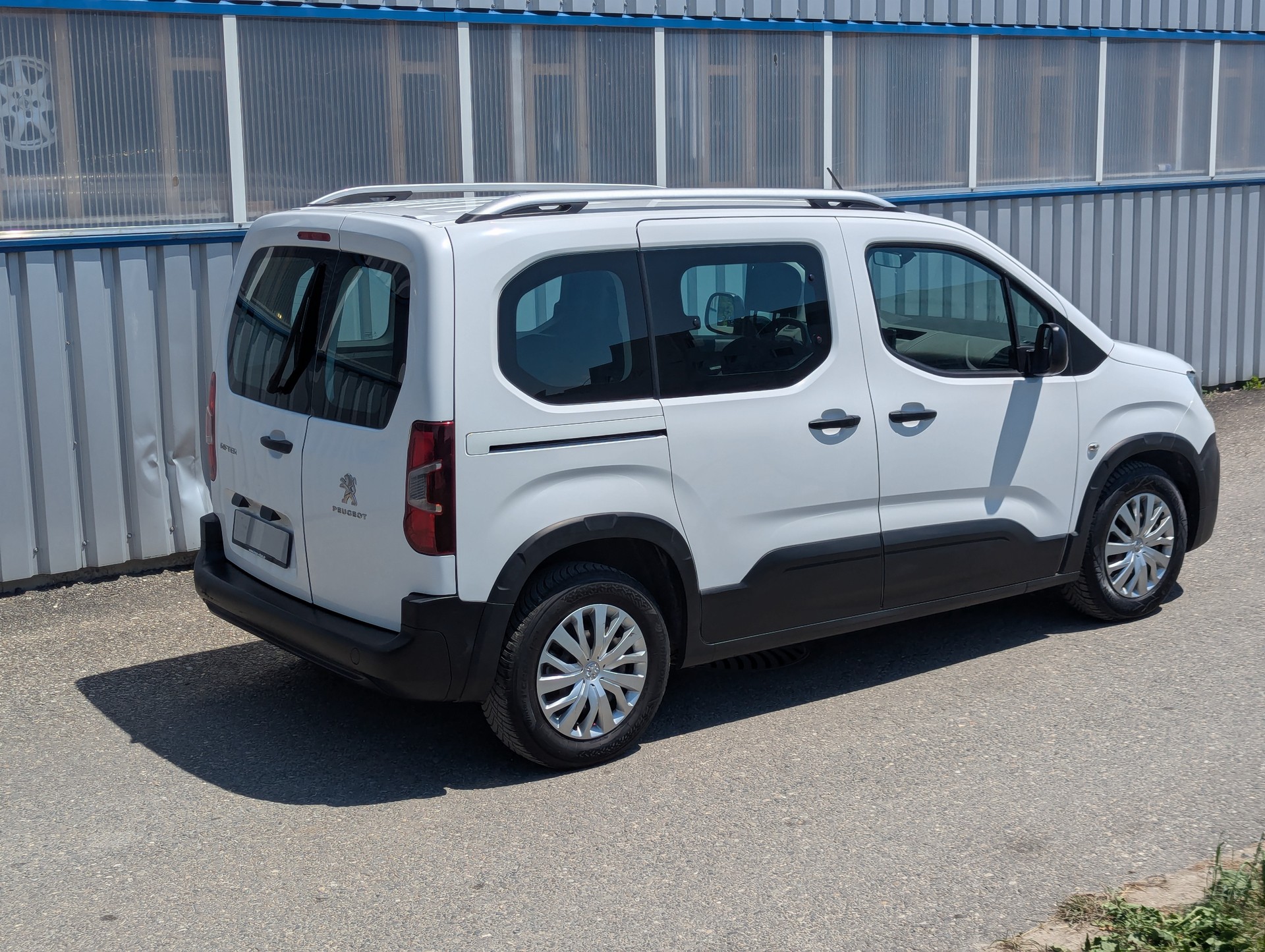 PEUGEOT Rifter 1.2 PureTech Active-image-3
